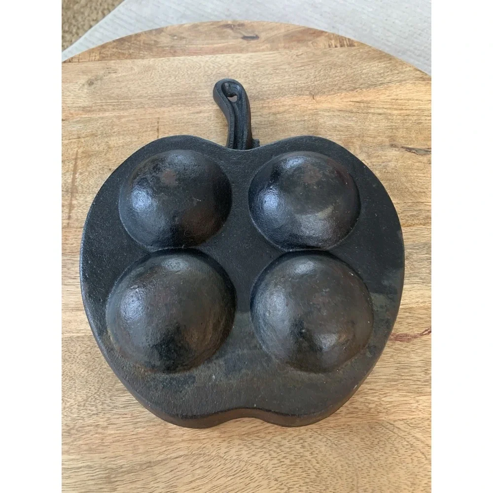 Vintage Cast Iron Apple Shaped Apple Baker Baking Pan‎ Skillet Bakeware